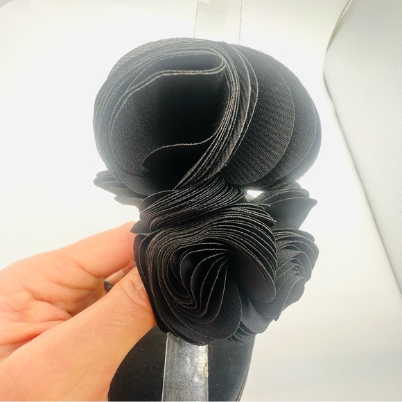 BADGLEY MISCHKA Black Satin Floral Platform Heels Size 7.5 - Picture 6 of 14